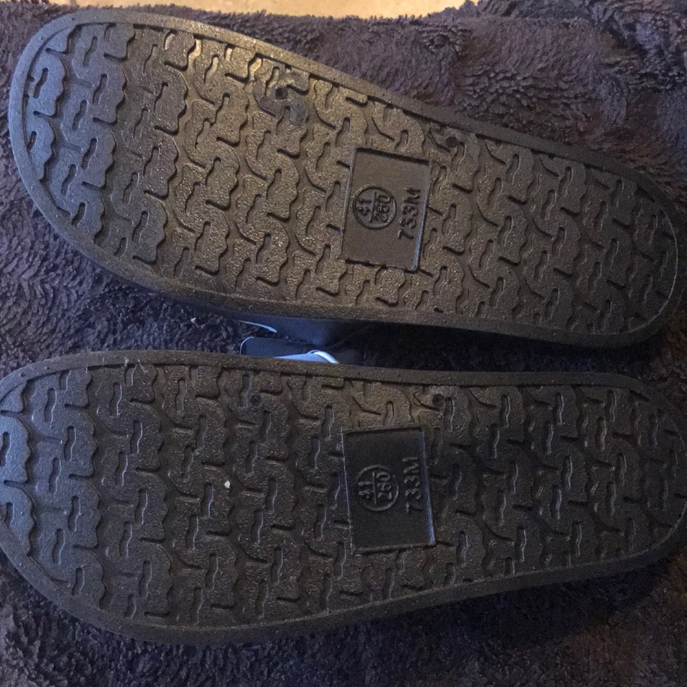 Sandals - Picture 3 of 4